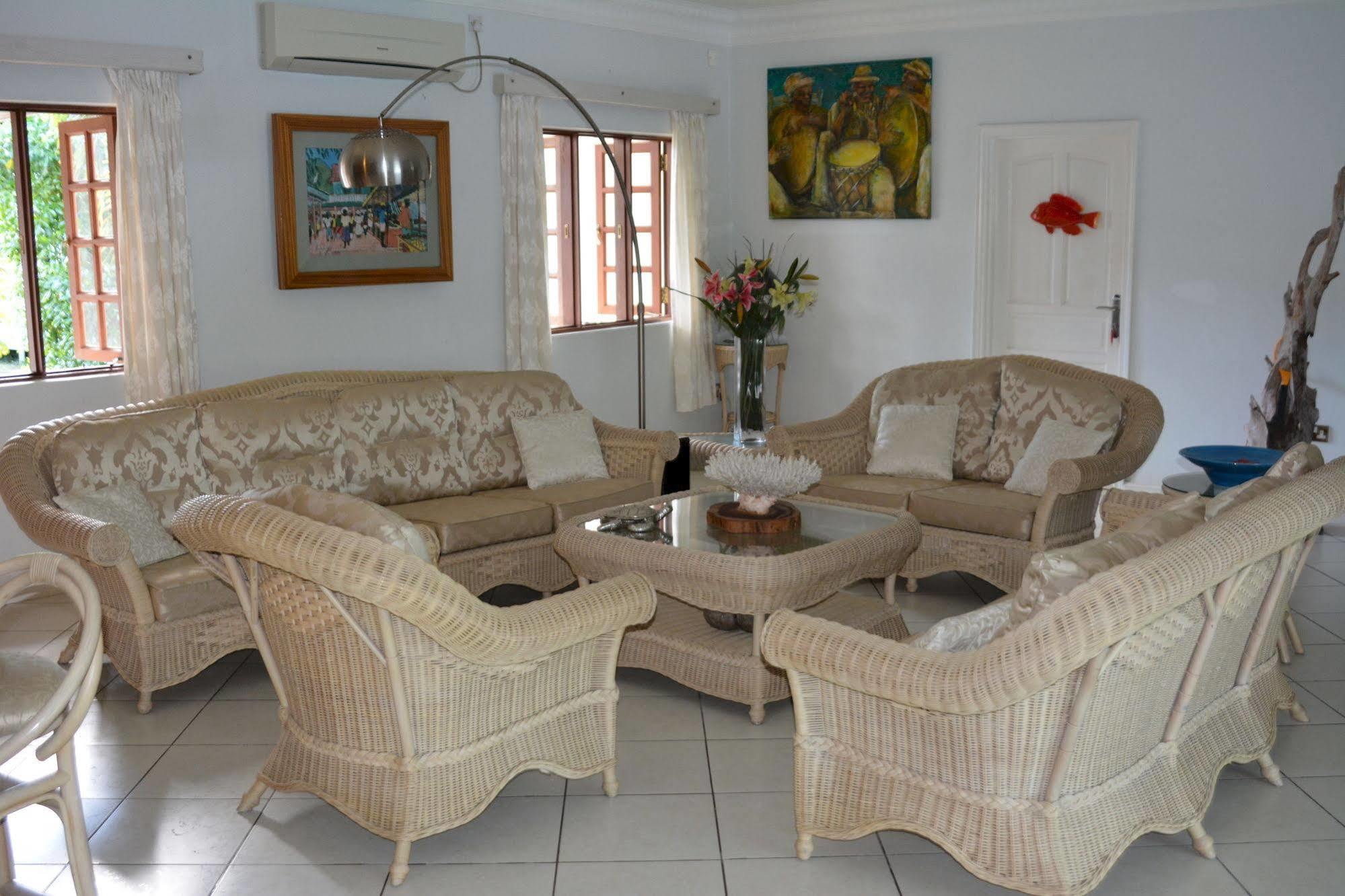 Villa De Cerf Cerf Island Exterior photo
